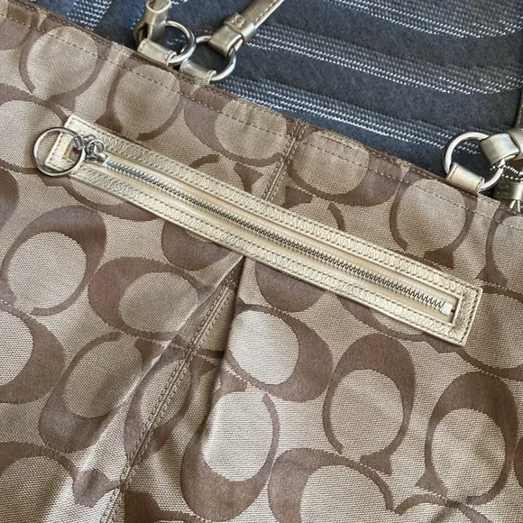 Coach XL gold lined hot pink multi pockets purse spacious bag purse - Picture 3 of 17